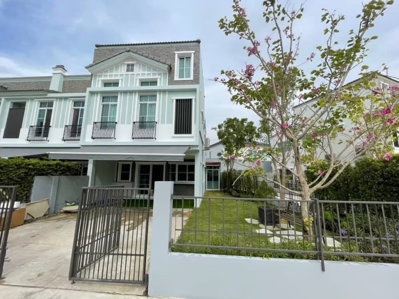 3 Bed Townhouse for Rent in Prawet