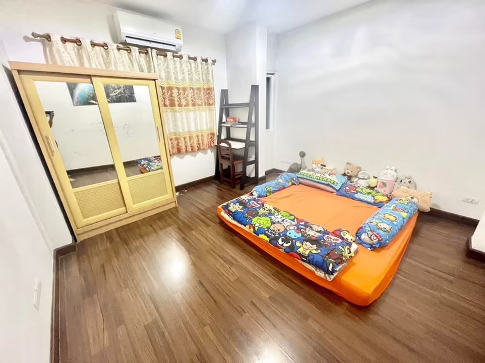 3 Bedroom House - Image 7