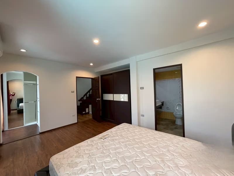 3 Bed Townhouse for Rent in Watthana