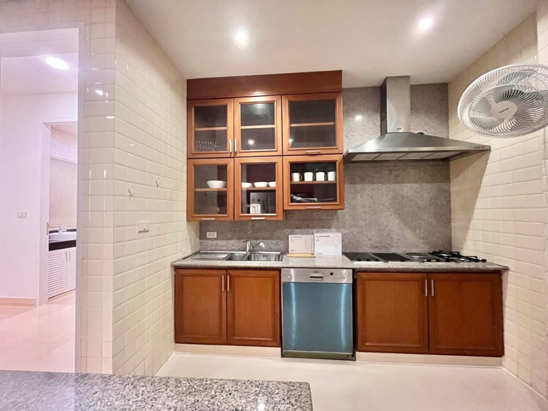 5 Bed House for Rent in Din Daeng - Image 13