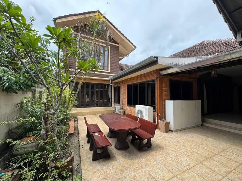 4 Bed House for Rent in San Sai