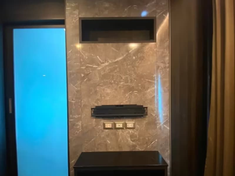 1 Bedroom Condo