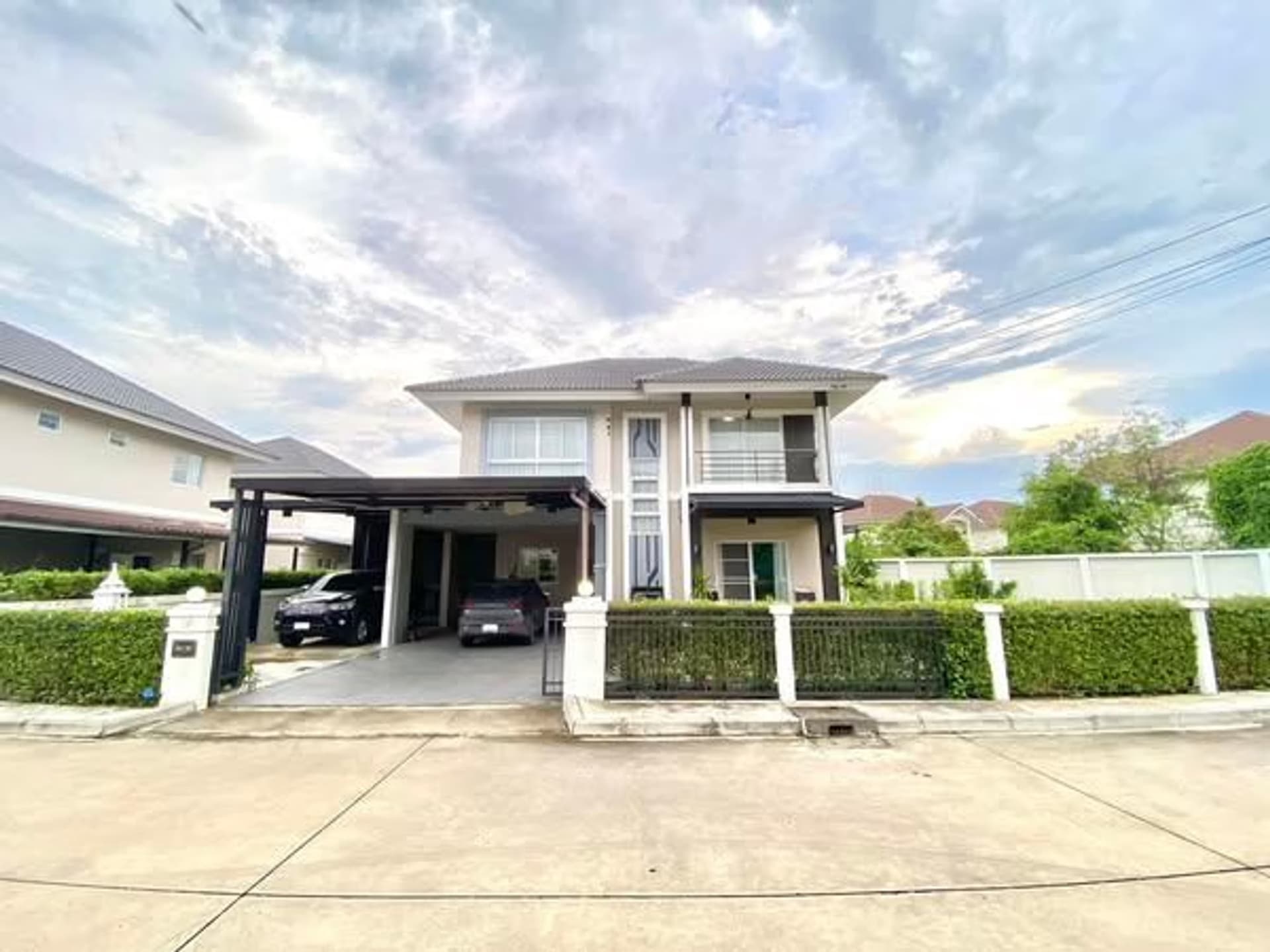 3 Bed House for Sale in San Kamphaeng - Image 1