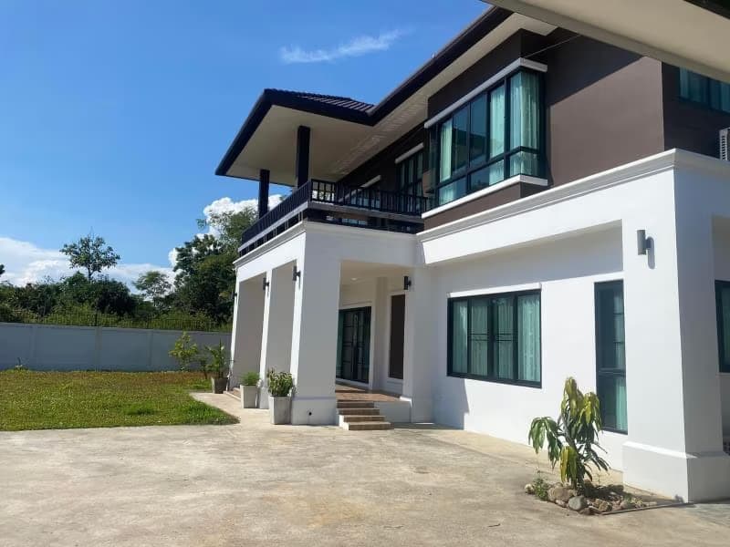 4 Bed House for Rent in Saraphi