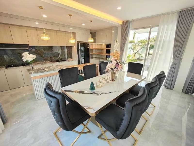 6 Bed House for Sale in San Kamphaeng District