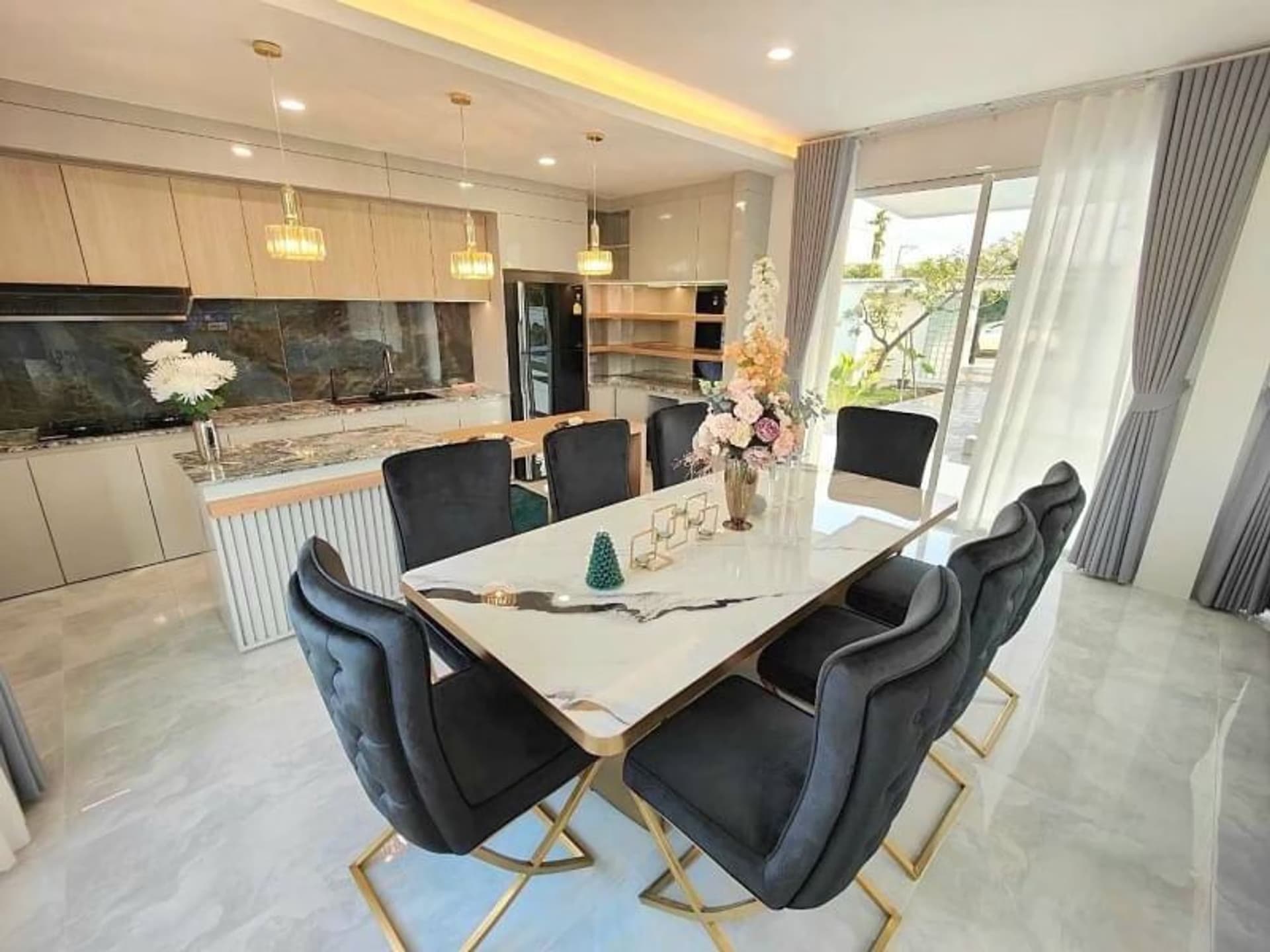 6 Bed House for Sale in San Kamphaeng District - Image 6