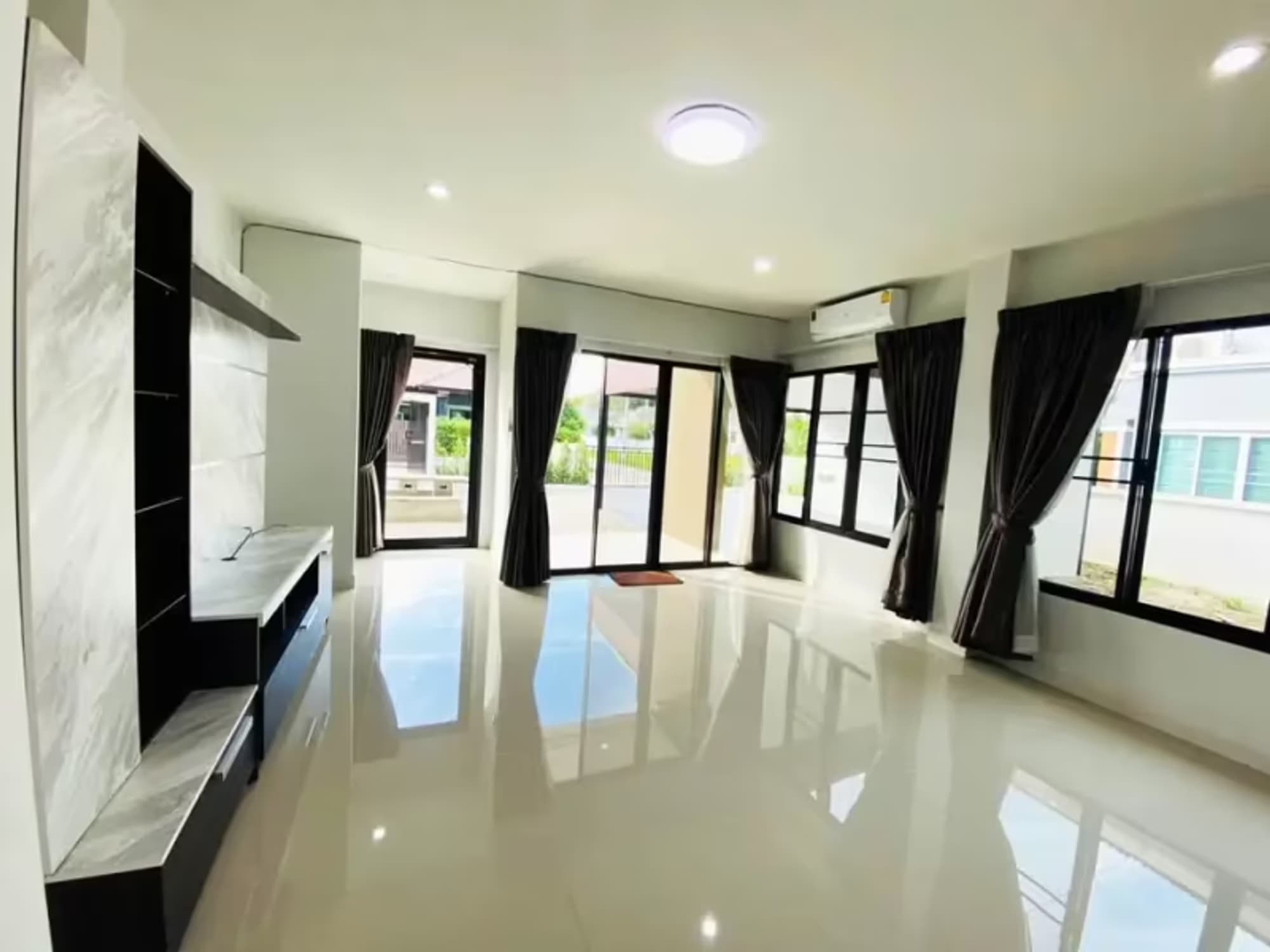 3 Bedroom House - Image 9