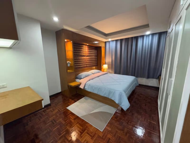 3 Bed Condo for Rent in Huai Khwang