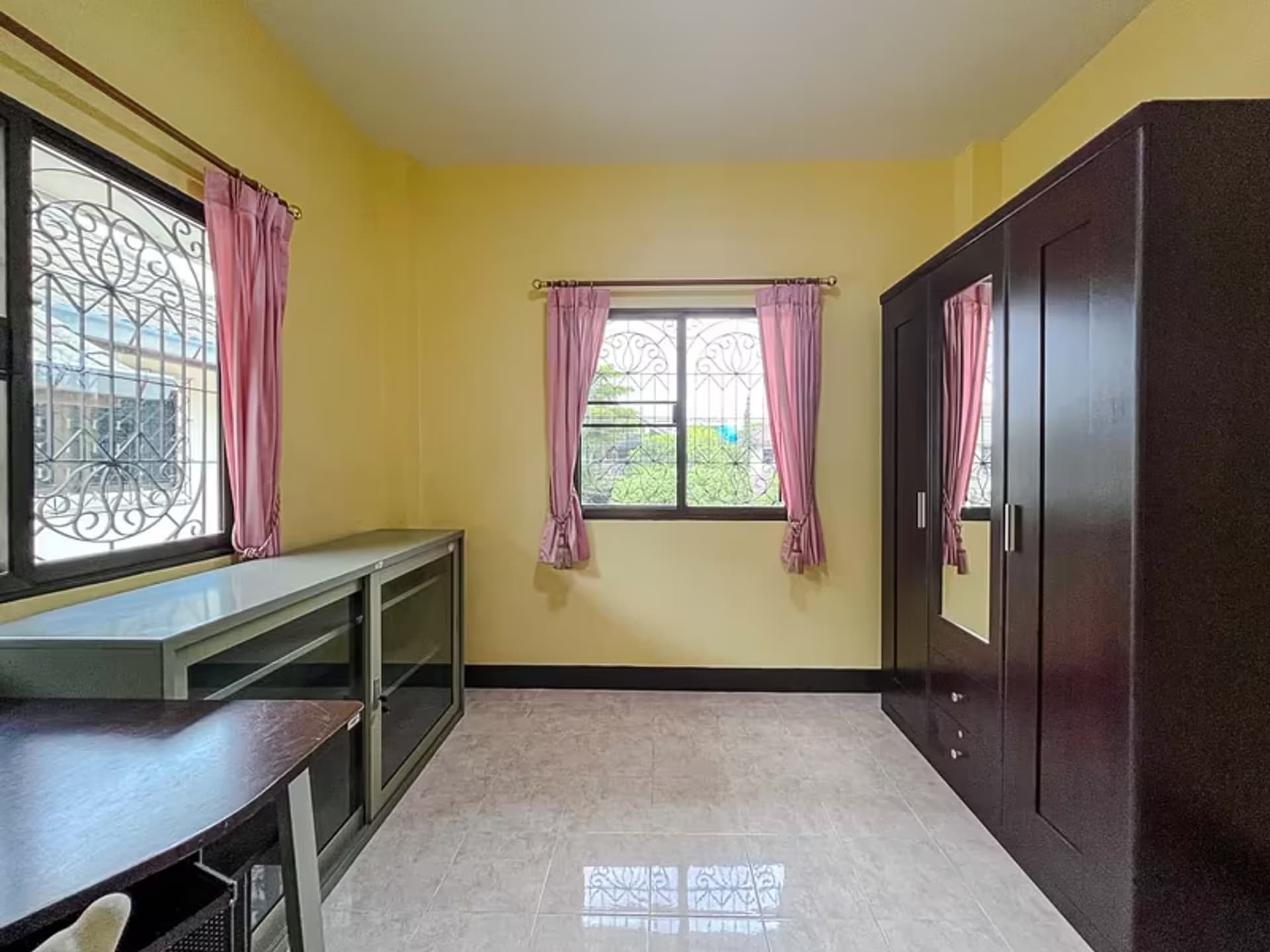 3 Bedroom House - Image 13