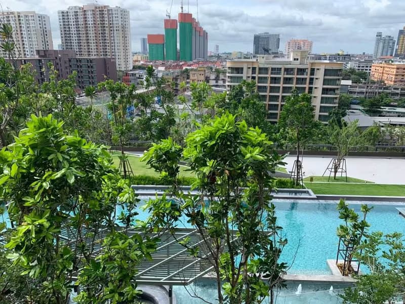 Whizdom Essence Sukhumvit 101