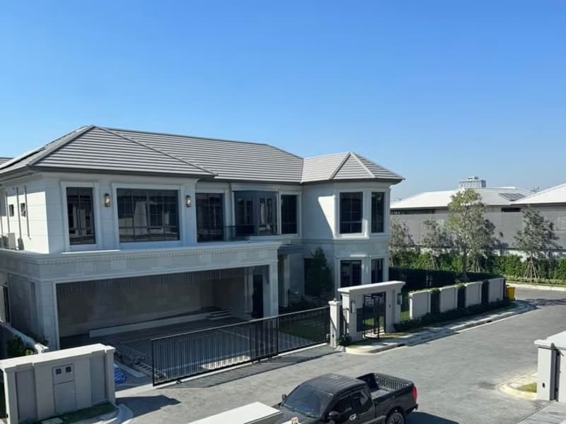 4 Bed House for Rent and Sale in Bang Kapi
