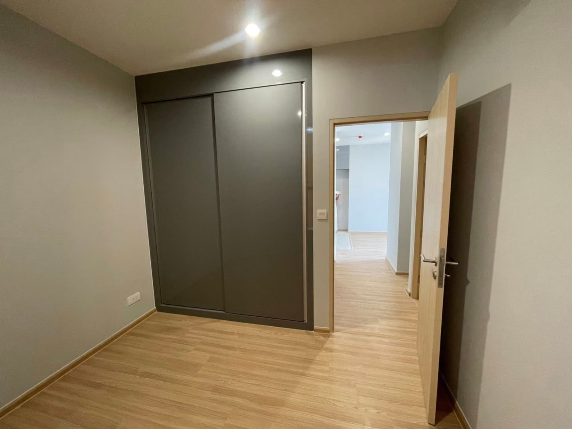 2 Bed Condo for Sale in Phra Khanong - Image 4