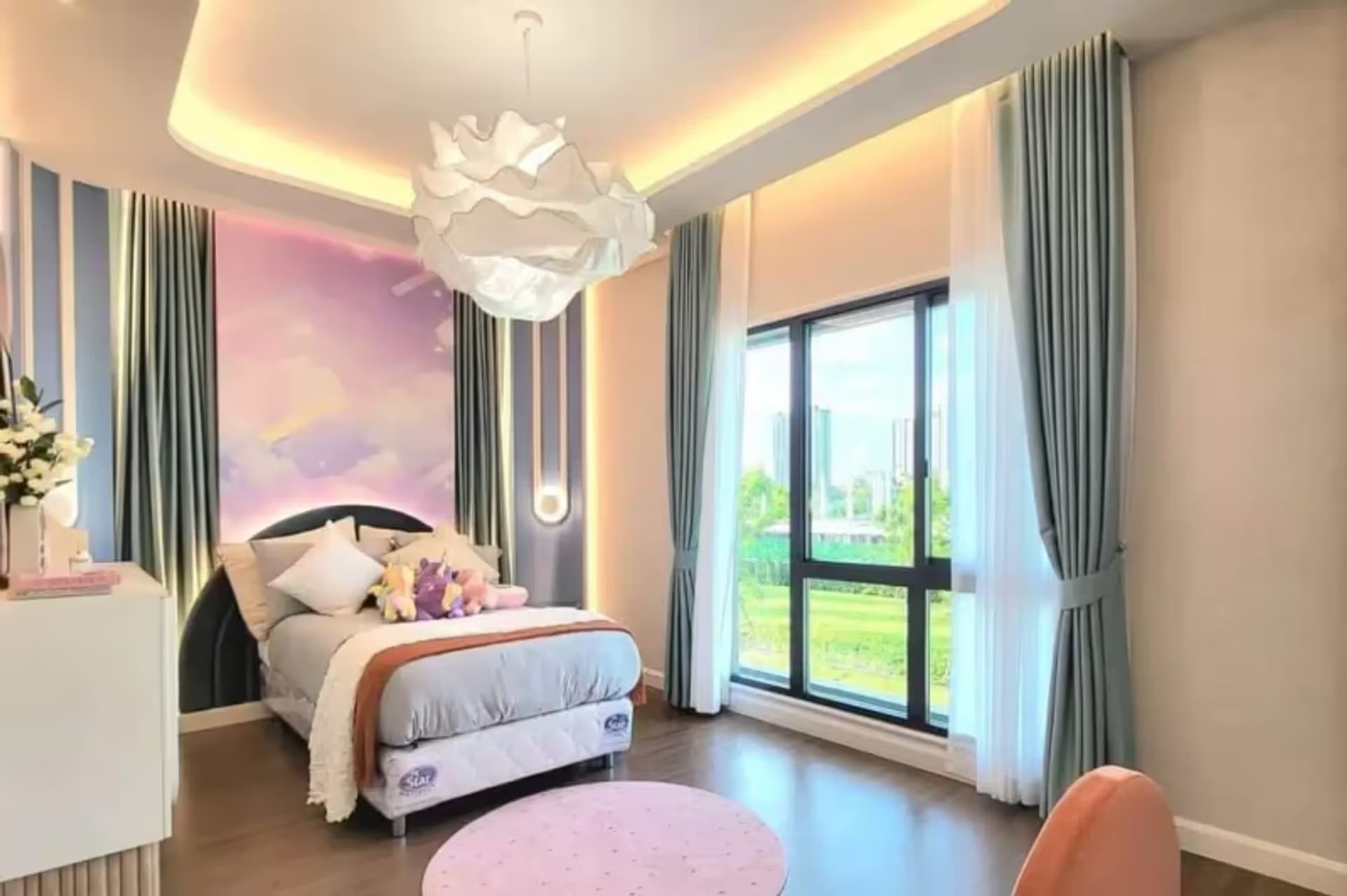 5 Bedroom House - Image 13