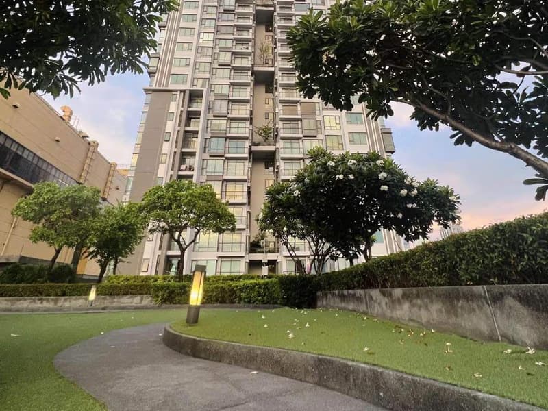 2 Bed Condo for Sale in Khlong Toei