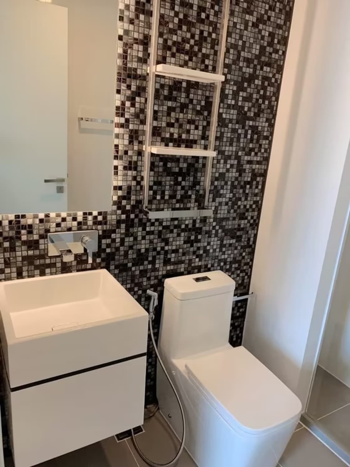 Condo for Rent at The Room Sukhumvit 69 - Image 6