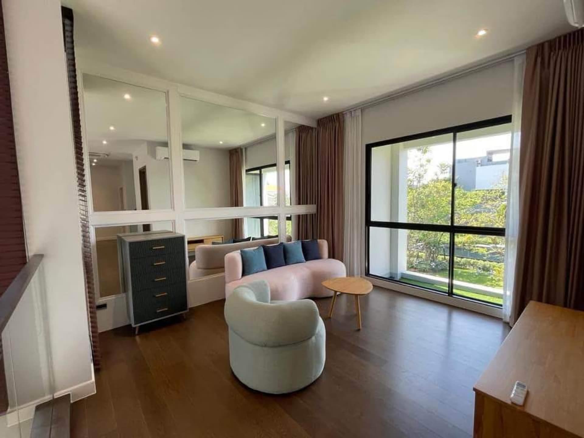 4 Bed House for Rent in Bang Kapi - Image 10