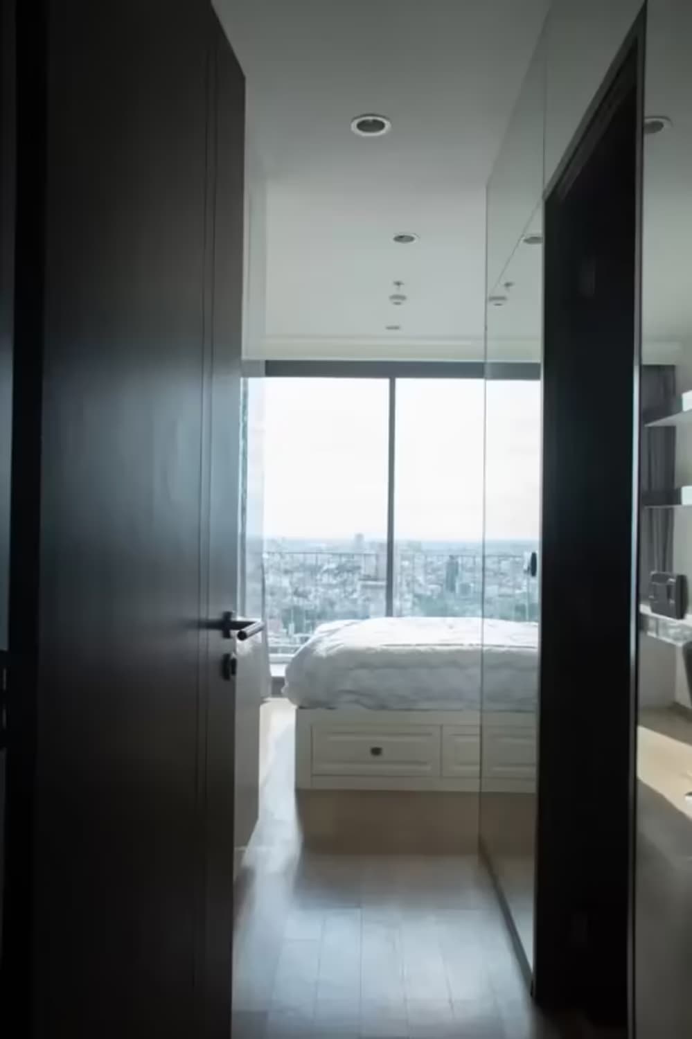 3 Bedroom Condo - Image 1