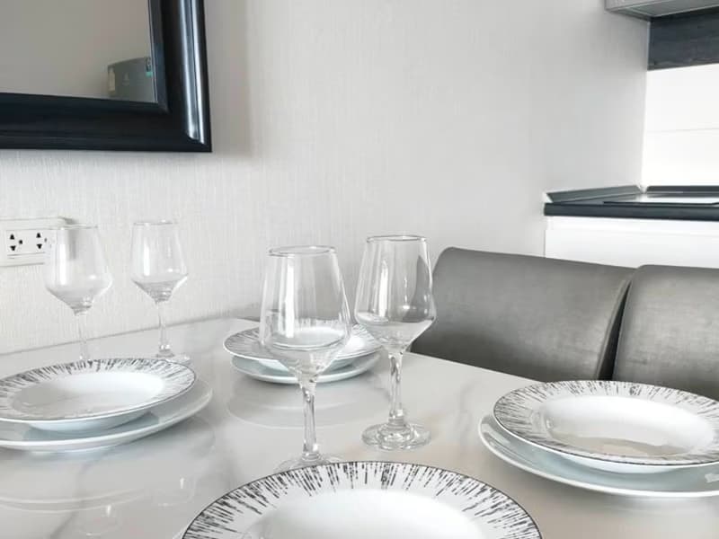 2 Bed Condo for Rent  Near Huai Khwang MRT