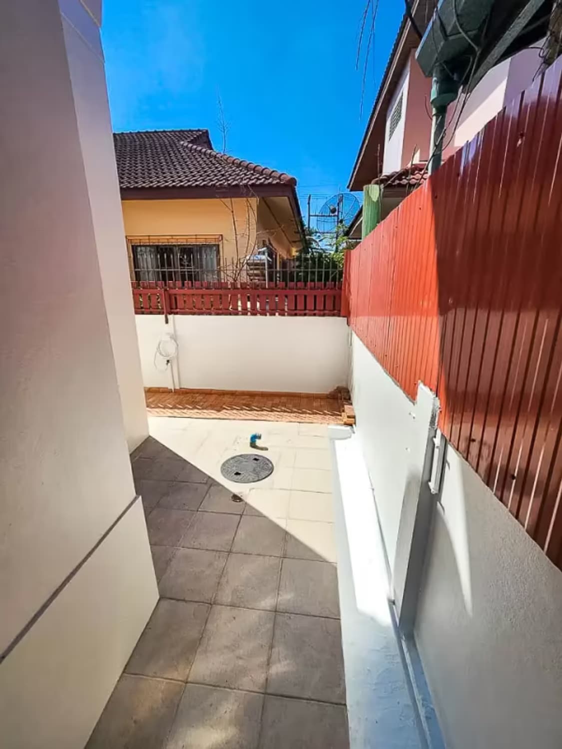 4 Bedroom House - Image 14
