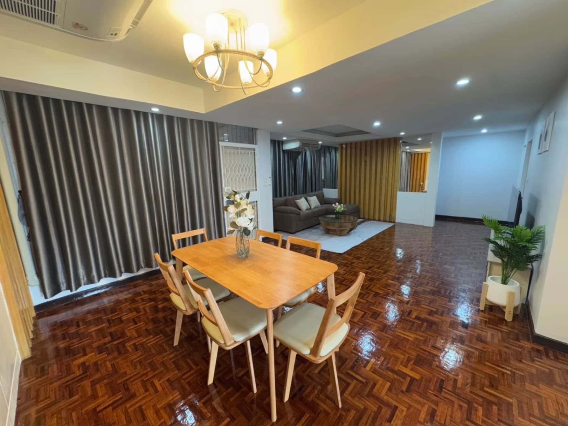 3 卧室 公寓 用于 出租 在 Huai Khwang - Image 3