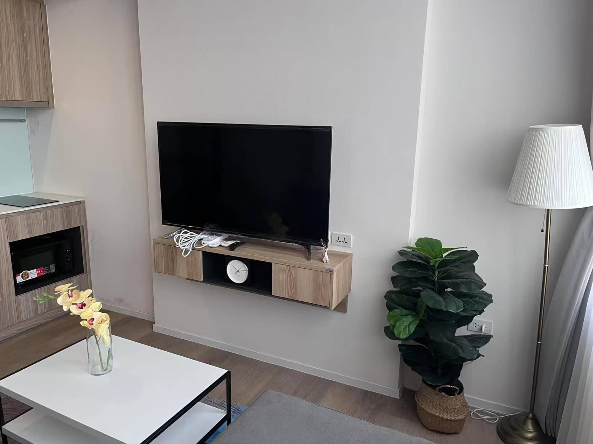 1 Bed Condo for Sale in Phra Khanong - Image 4