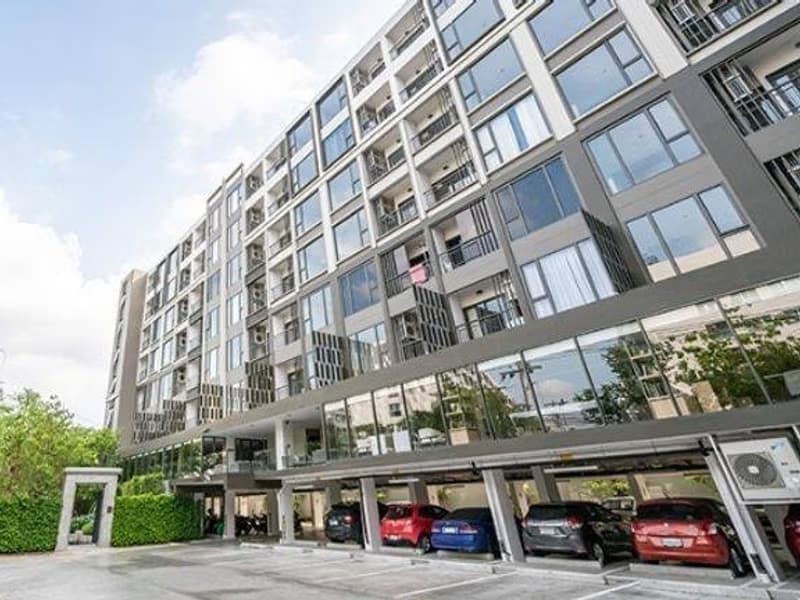 1 Bedroom Condo