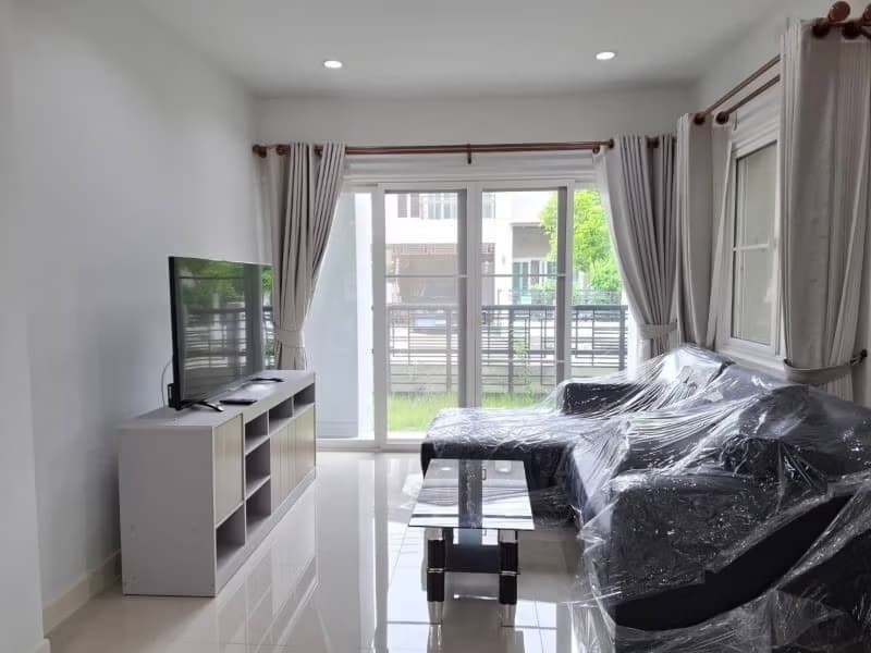 3 Bed House for Rent in Saraphi