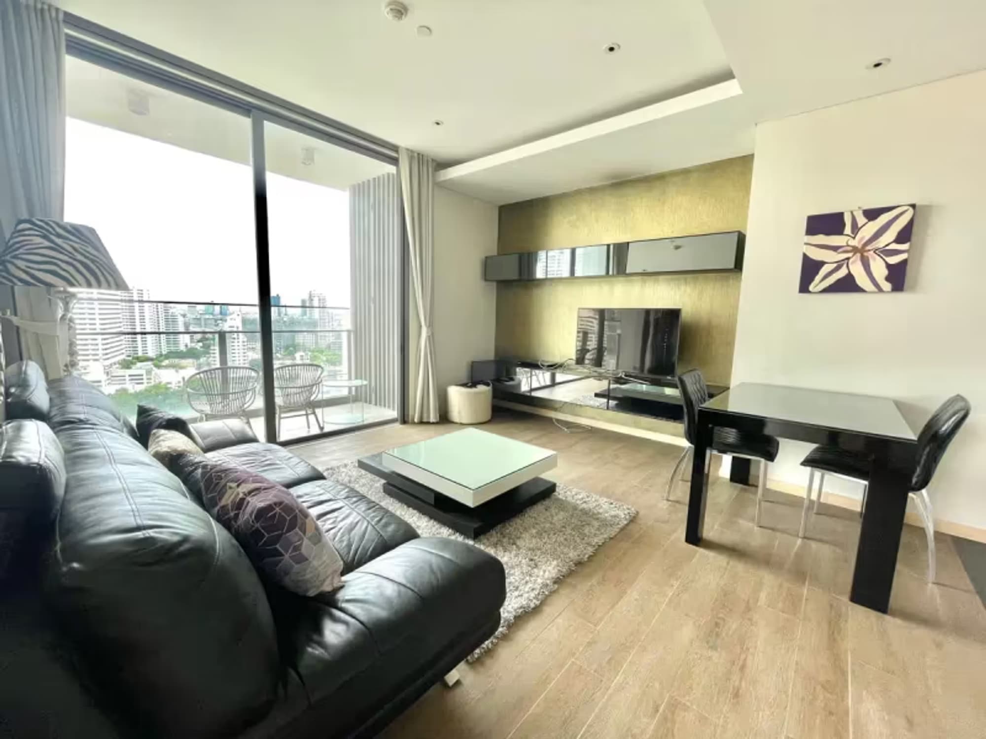 AEQUA Residence Sukhumvit 49 - Image 2
