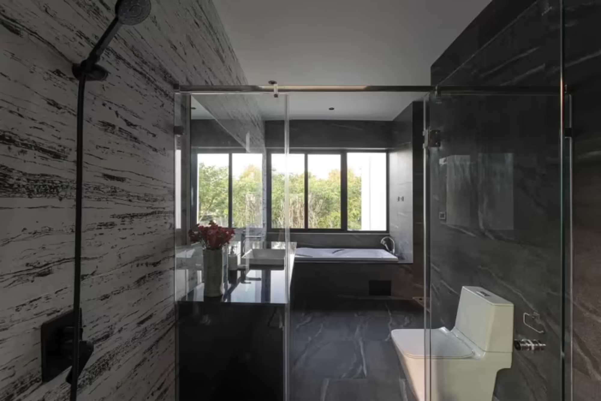 4 Bedroom House - Image 13