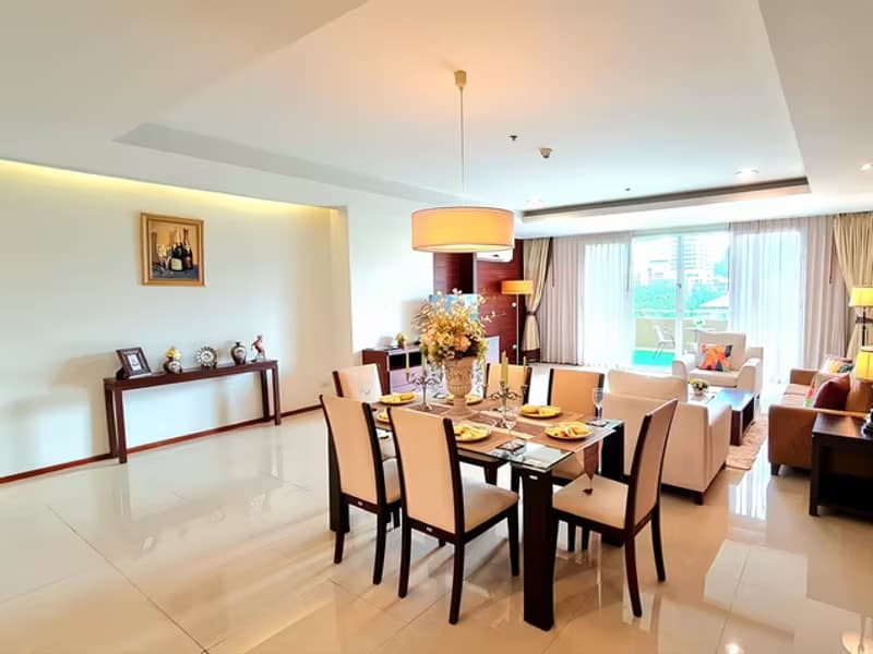  Piyathip Place Serviced Apartment