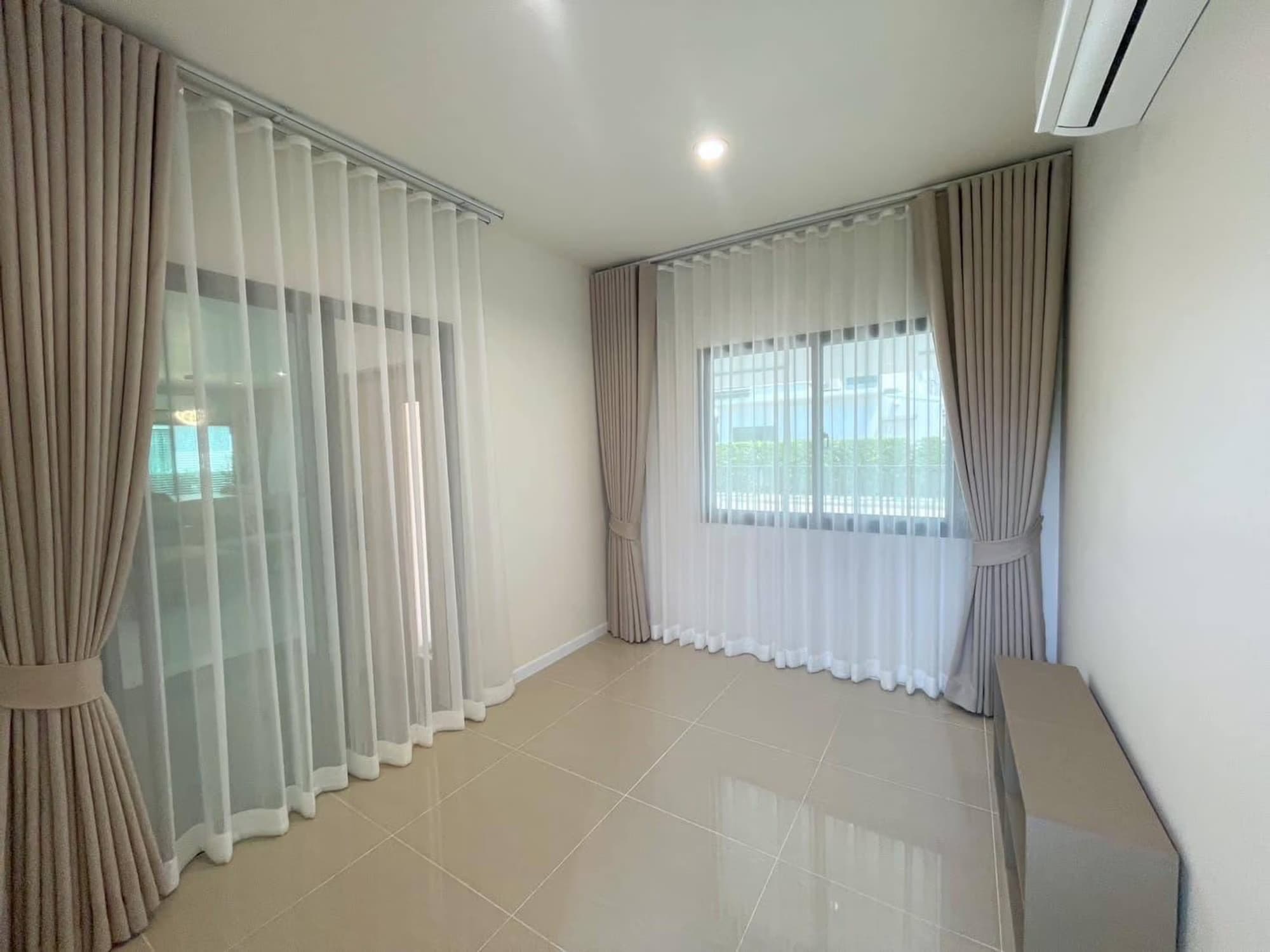 4 Bed House for Rent in Bang Phli - Image 14