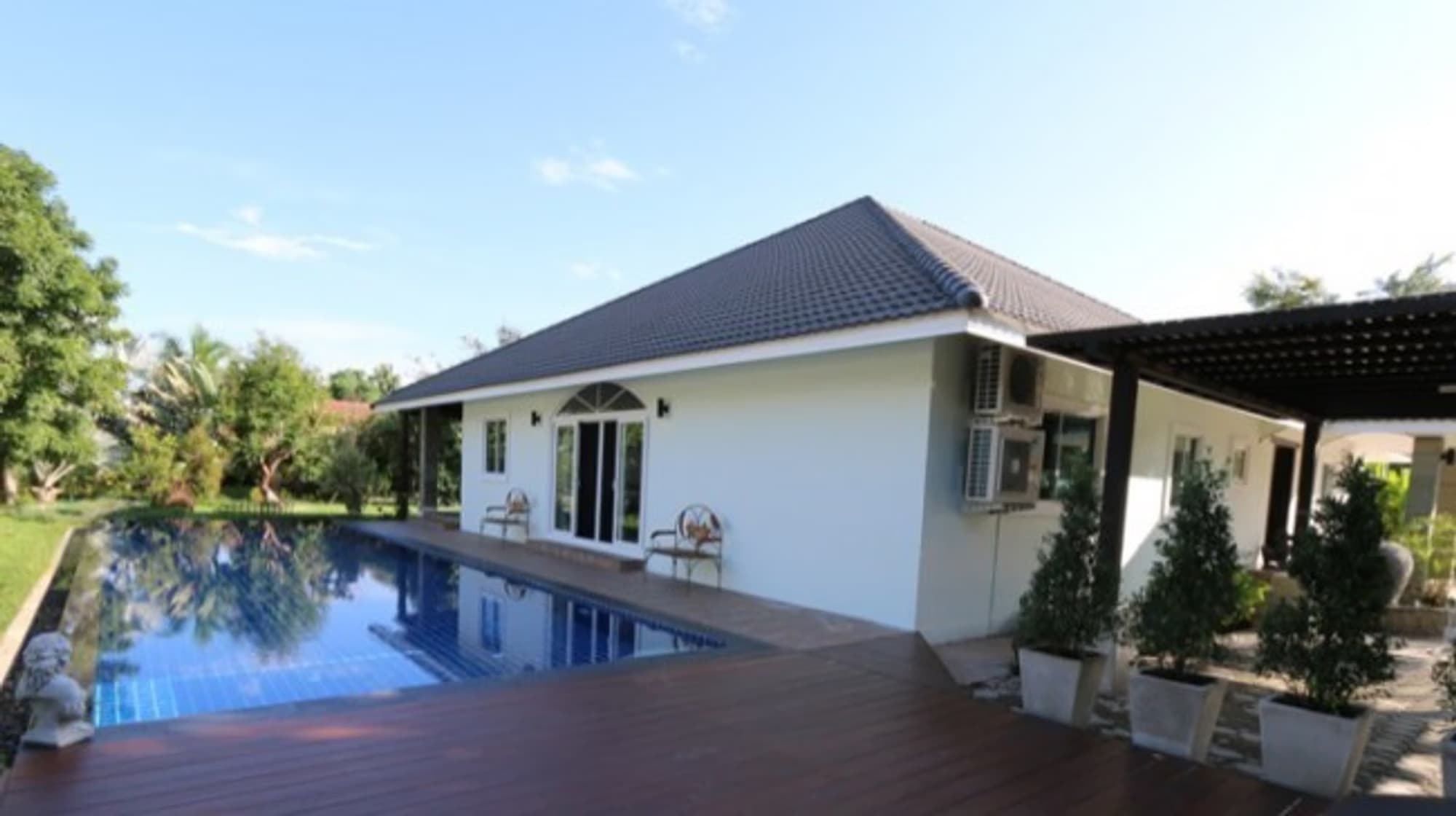 4 ห้องนอน บ้าน สำหรับ ขาย ใน San Sai District - Image 2
