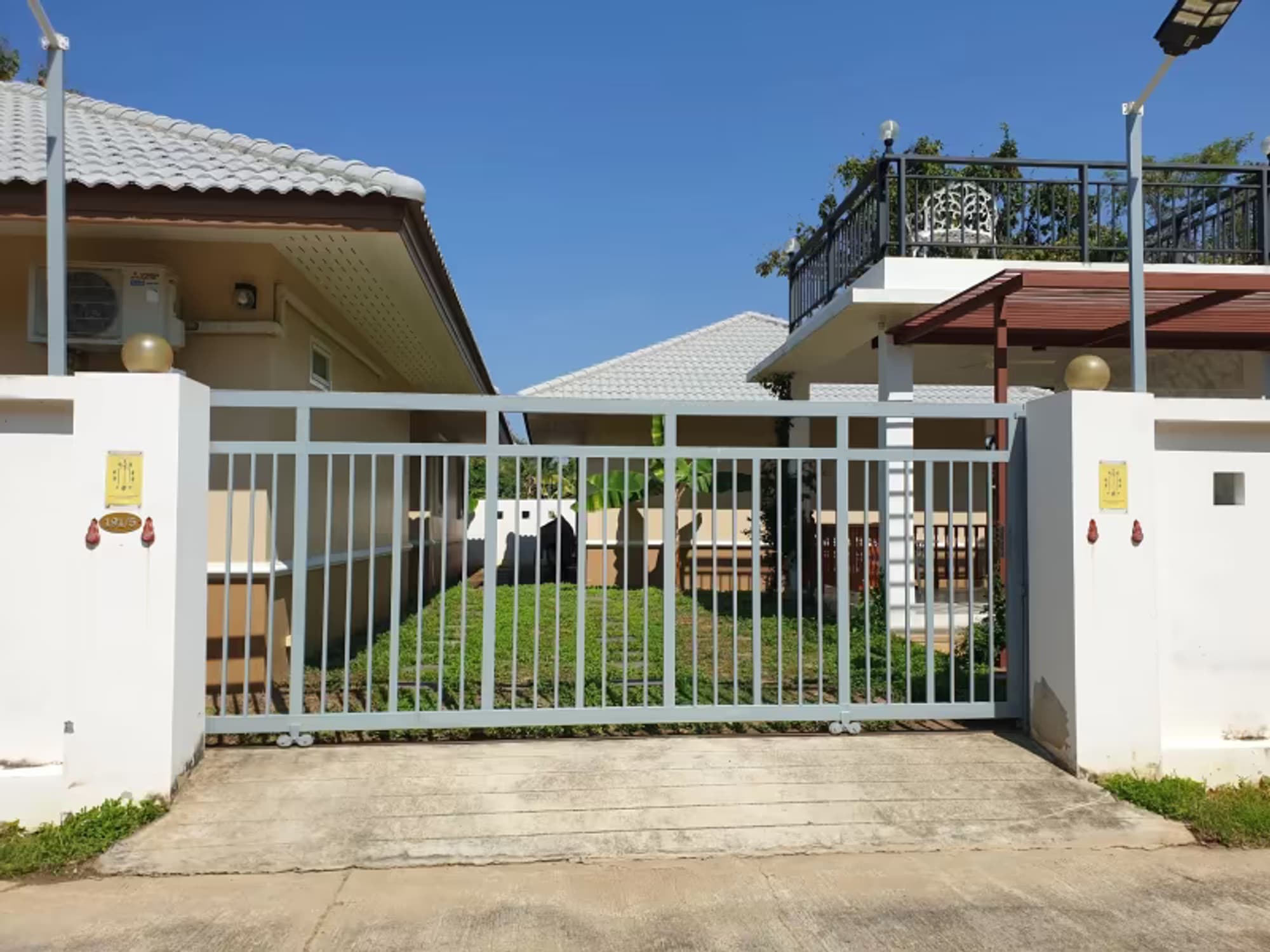 6 Bedroom House - Image 1