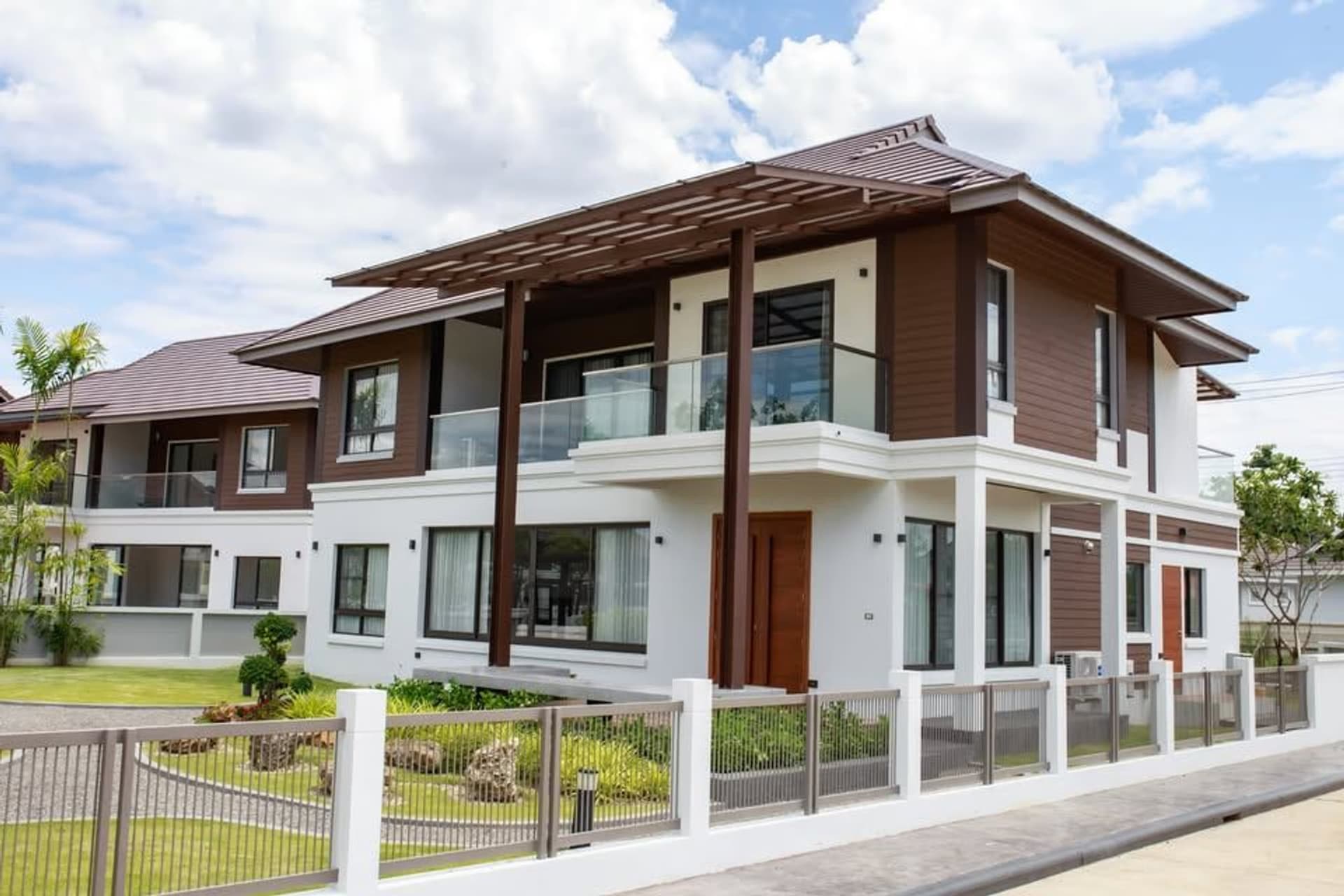 4 Bed House for Rent in Hang Dong District - Image 1