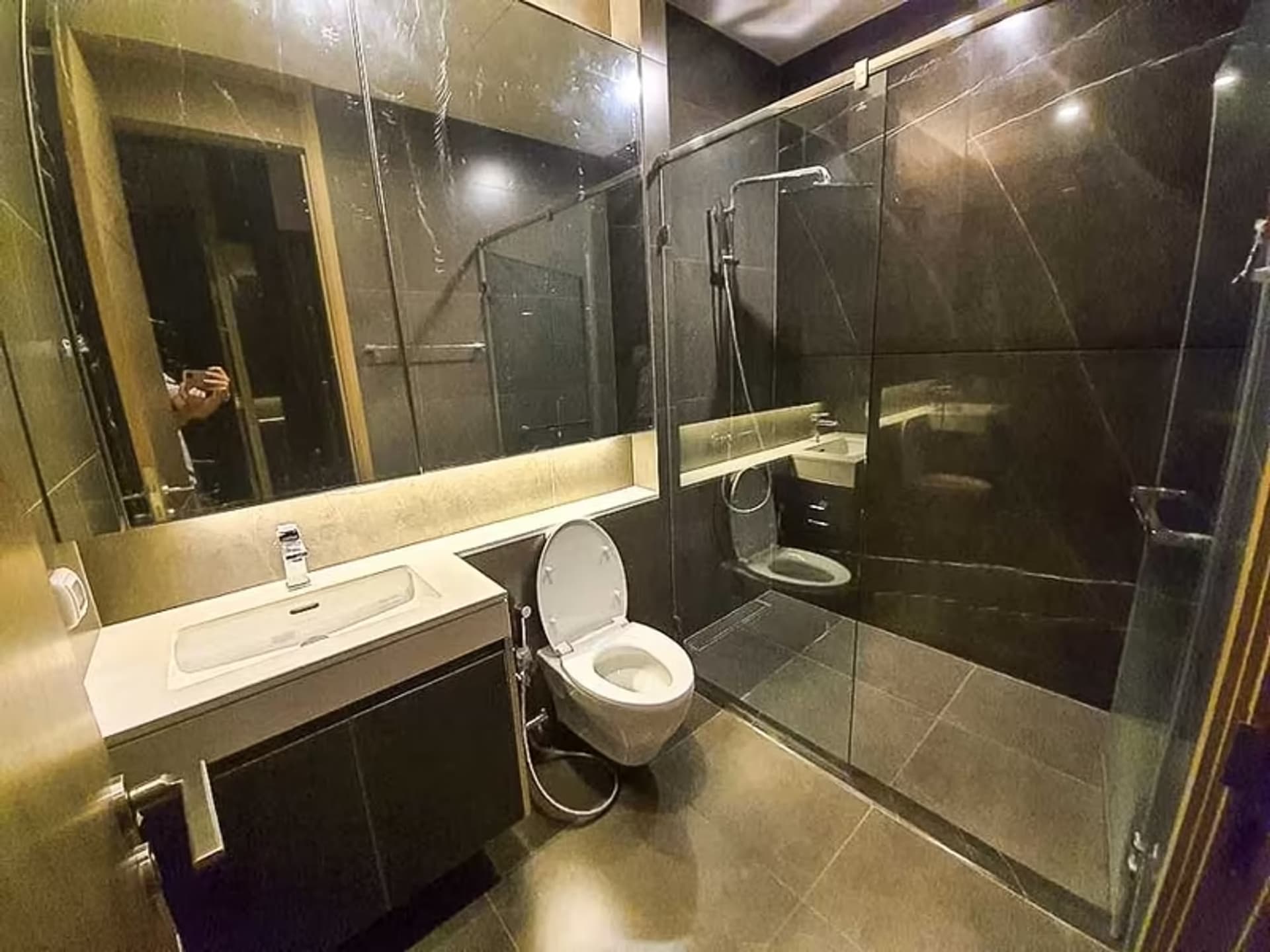 THE ESSE at SINGHA COMPLEX - Image 4