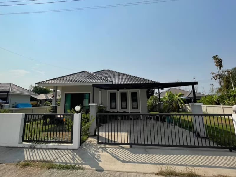 3 Bed House for Rent in Saraphi District