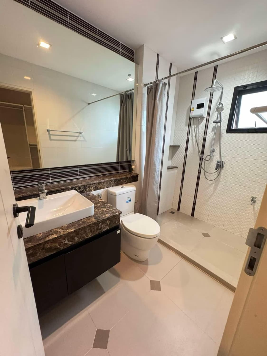 3 Bedroom House - Image 12