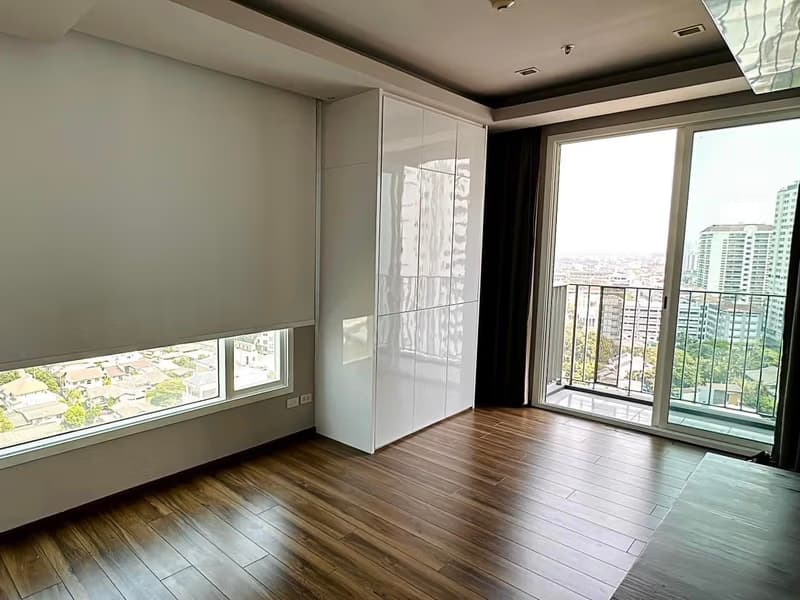 1 Bed Condo for Sale  Near Ekkamai BTS
