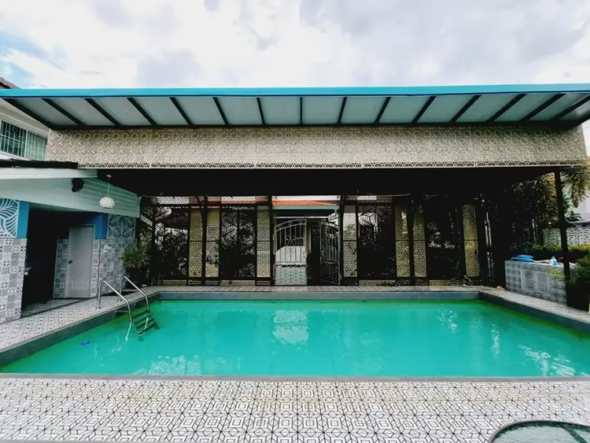5 Bedroom House - Image 3