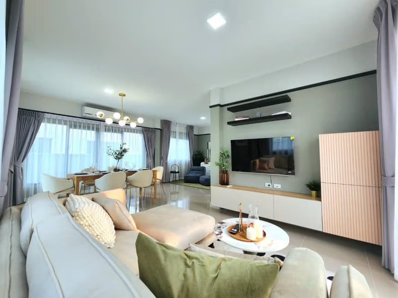 3 Bed House for Rent in Bang Phli