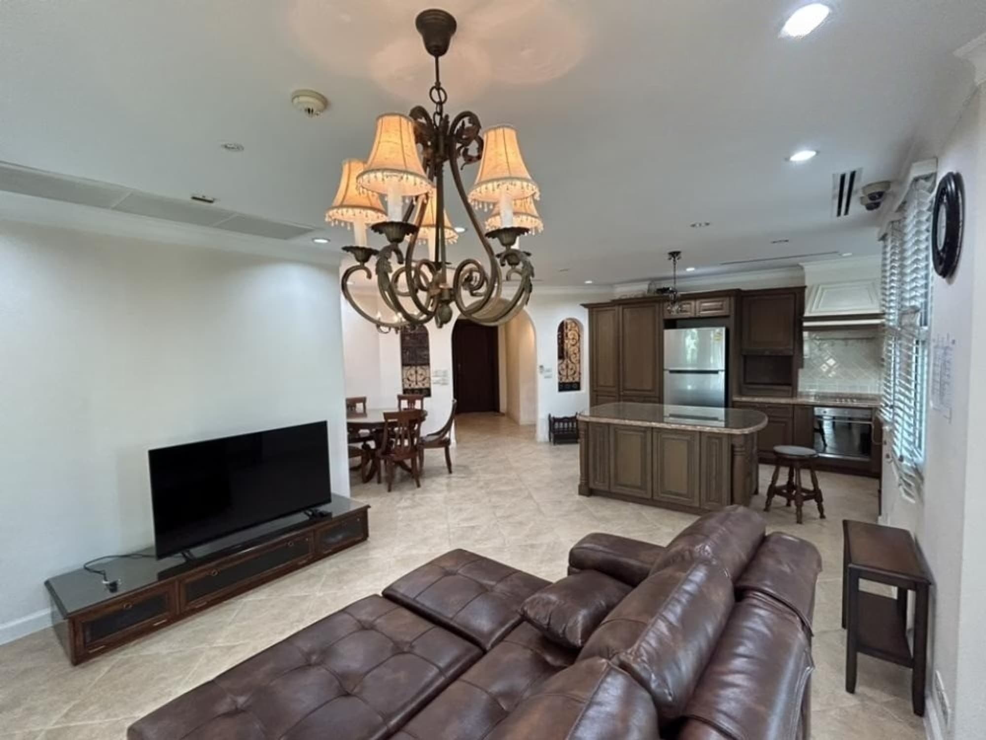 3 ห้องนอน คอนโด สำหรับ จำหน่าย ใน บางพลี - Image 1