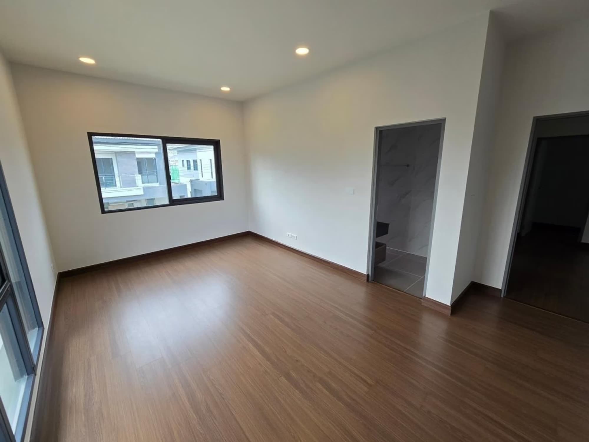 5 ห้องนอน บ้าน สำหรับ จำหน่าย ใน Bang Phli - Image 9