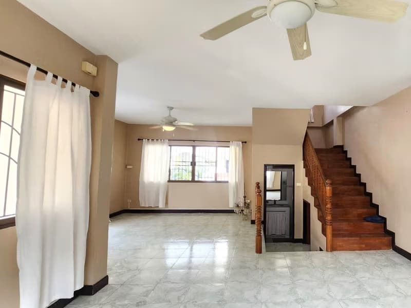 4 Bed House for Rent in Mueang Chiang Mai