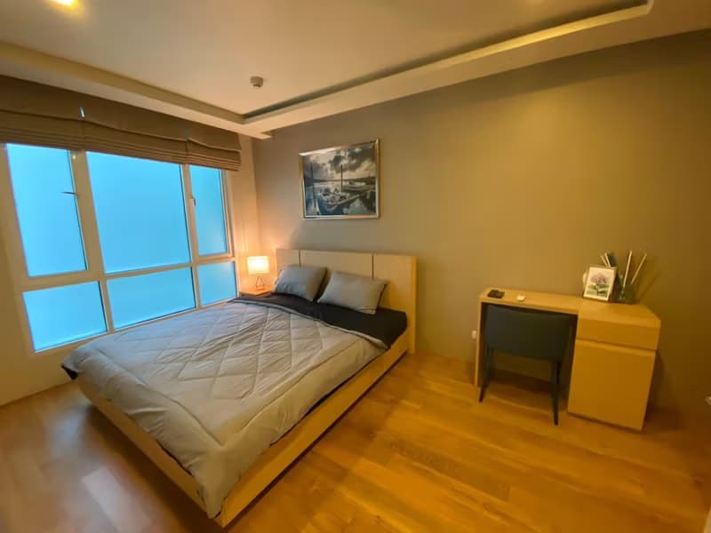 Condo for Rent at BEVERLY  33