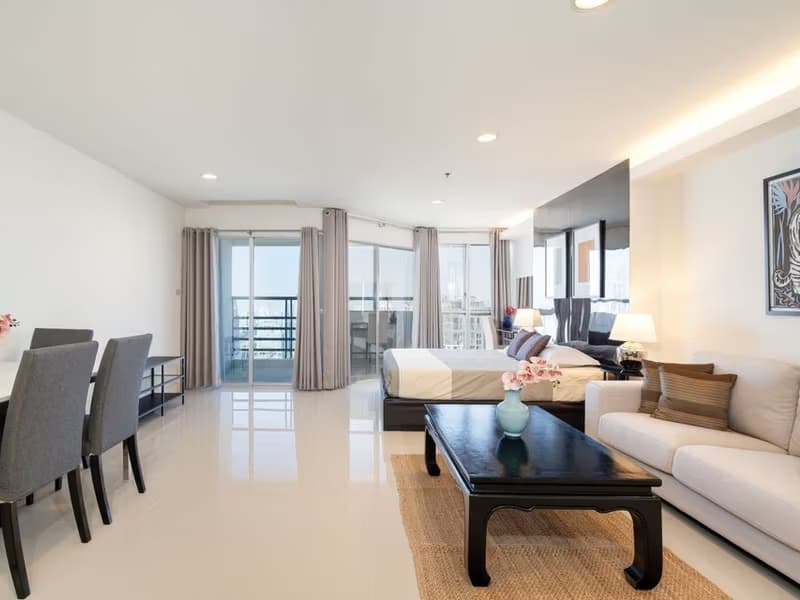 1 Bed Condo for Rent and Sale in Khlong Toei