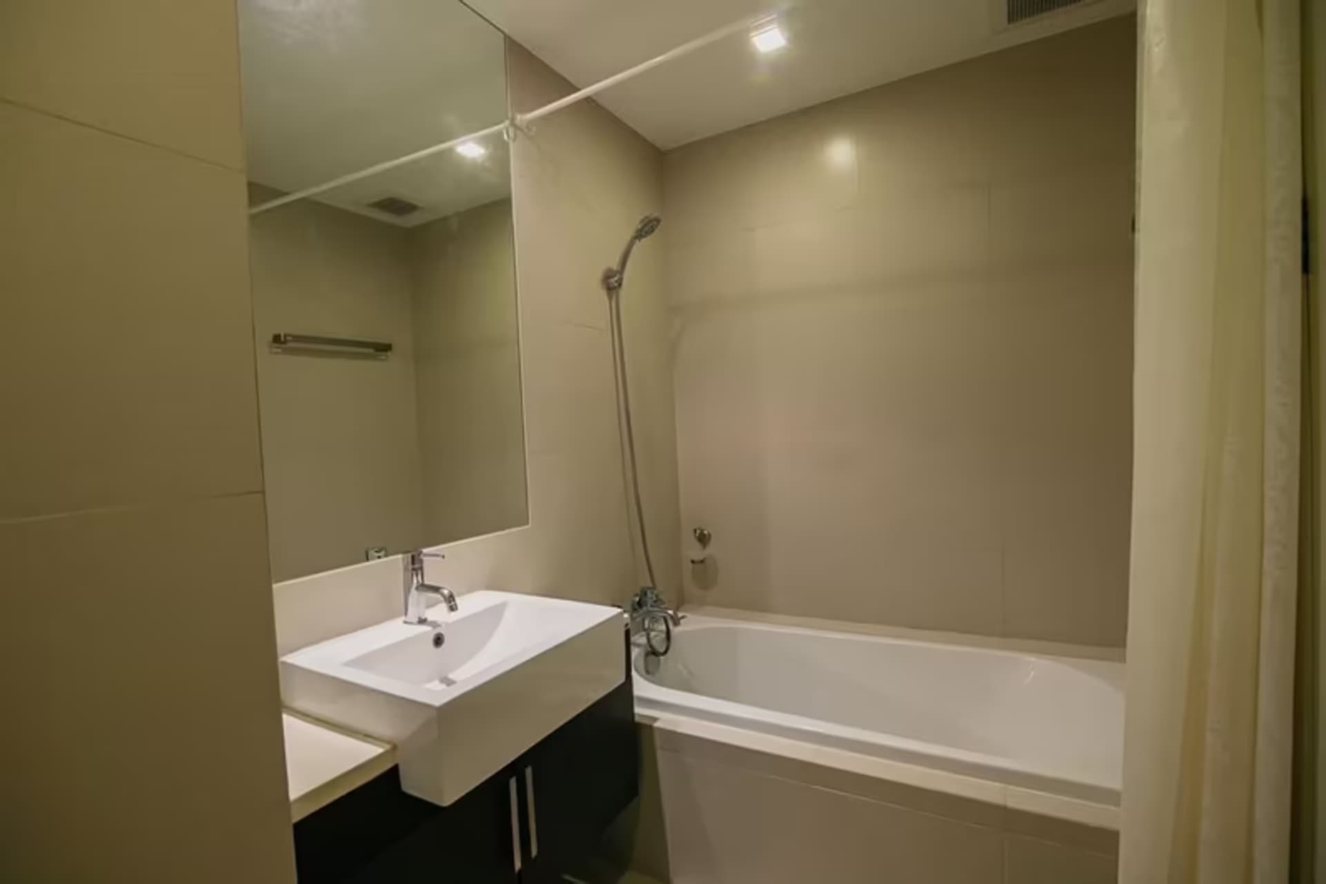 Condo for Sale at Noble Solo - Image 7