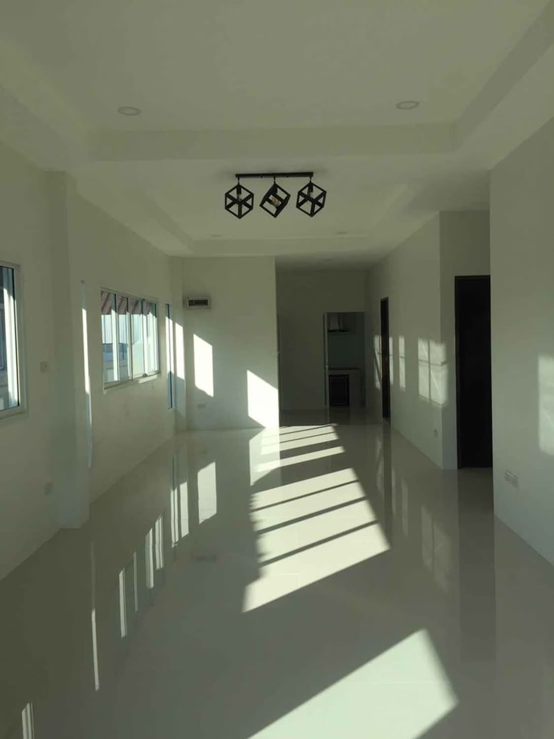  - Image 3