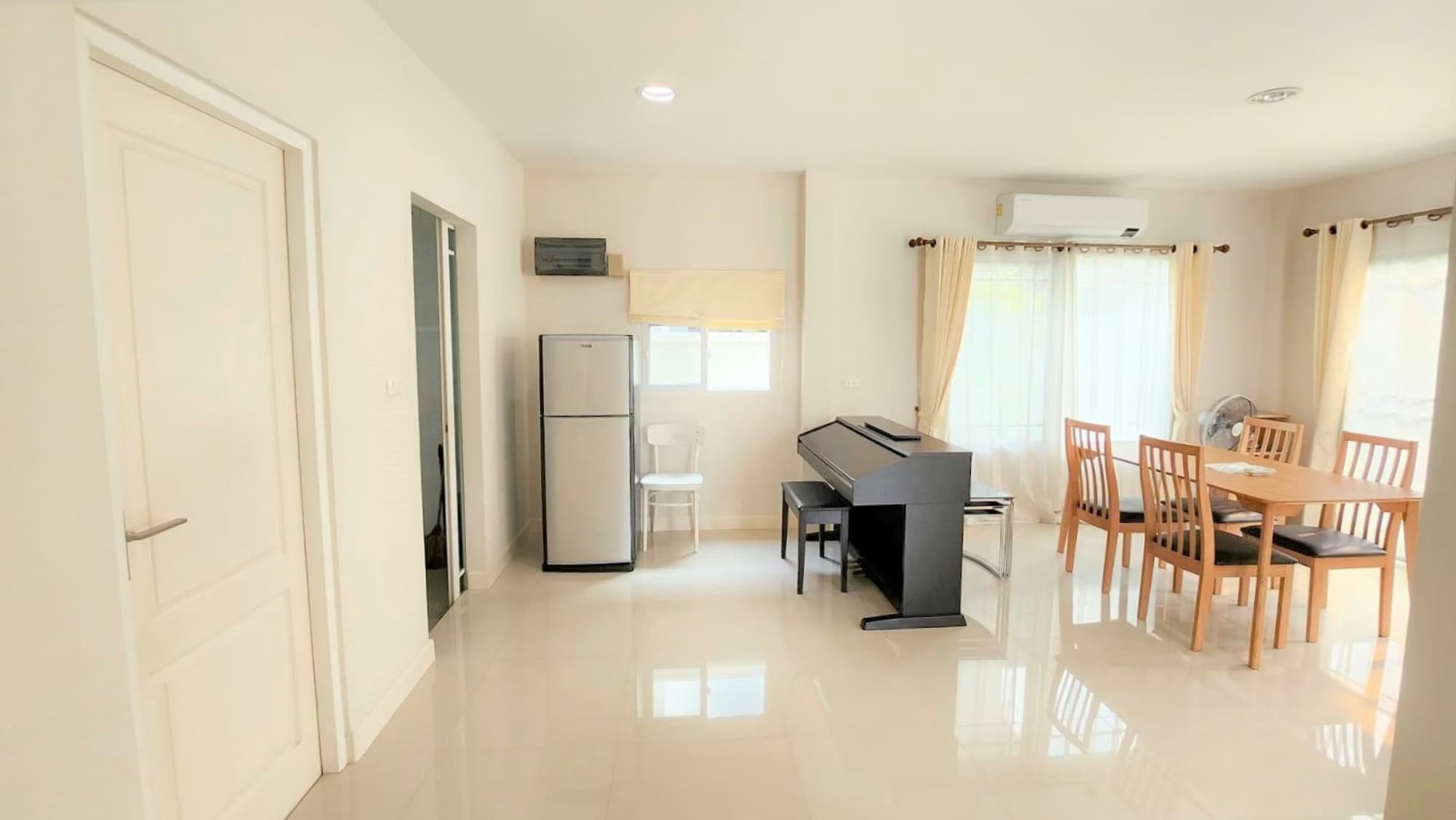 3 Bedroom House in Serene Lake - Image 4