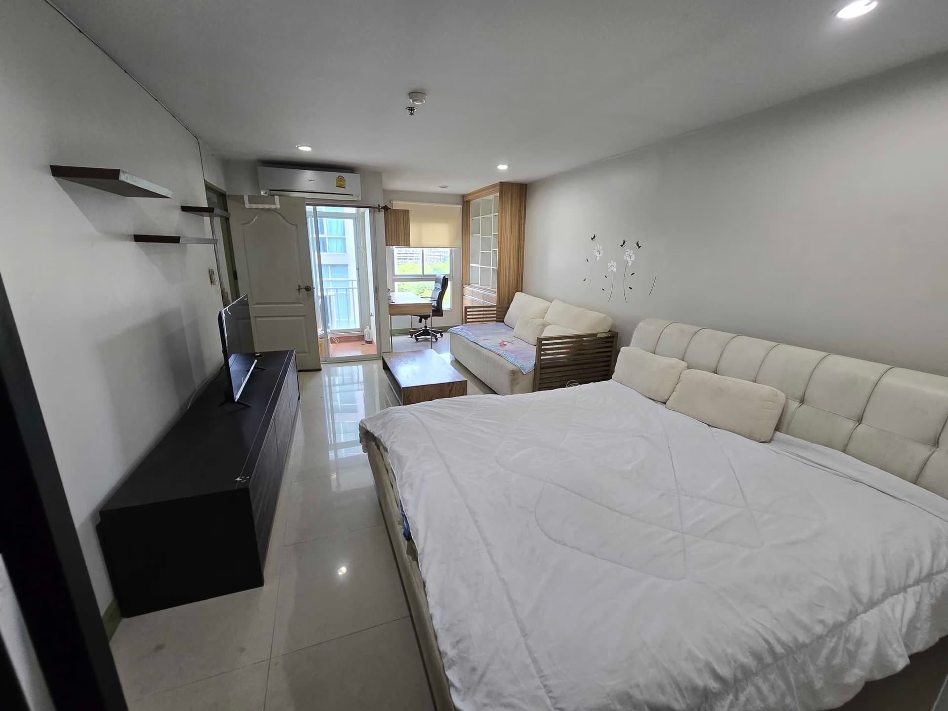 2 Bed Condo for Sale in Bang Na - Image 10