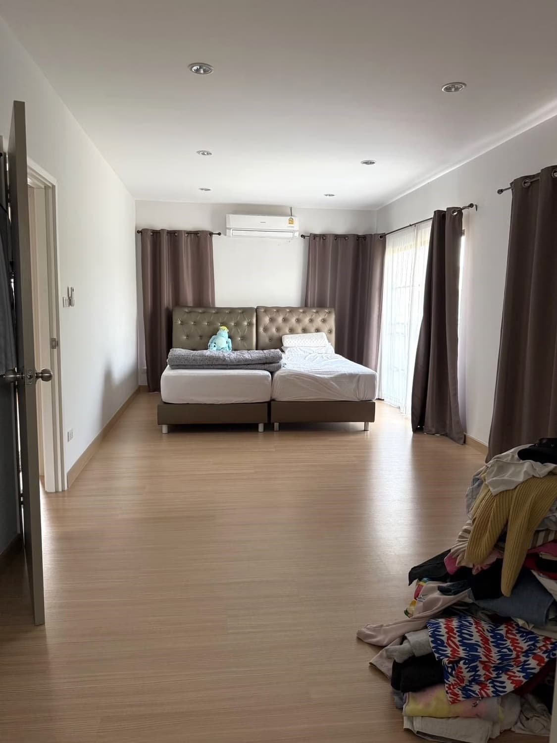 4 ห้องนอน บ้าน สำหรับ ขาย ใน Hang Dong - Image 9